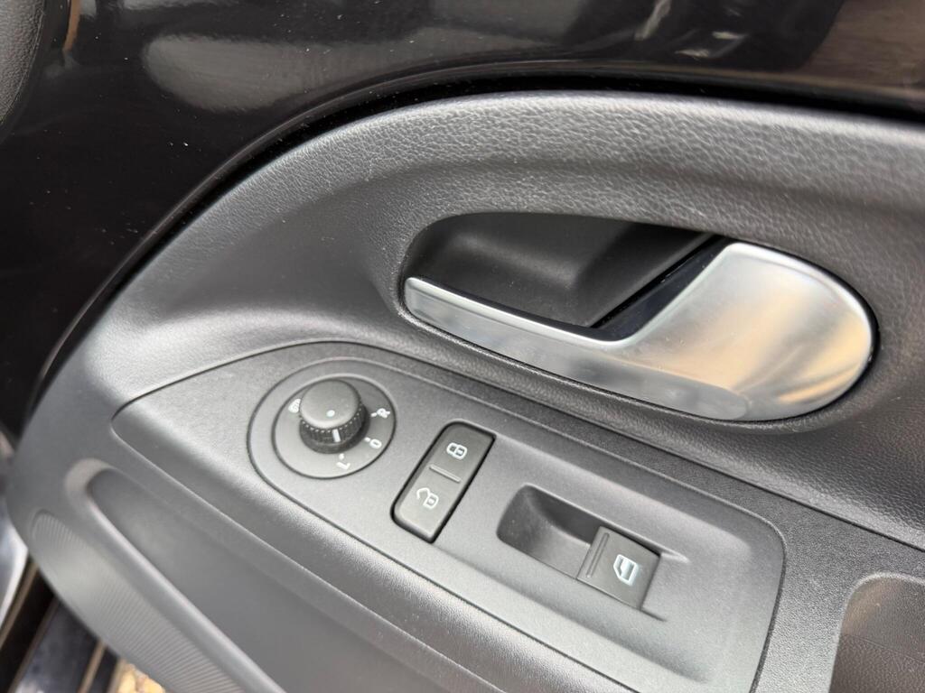 2012 Volkswagen up! thumbnail 39