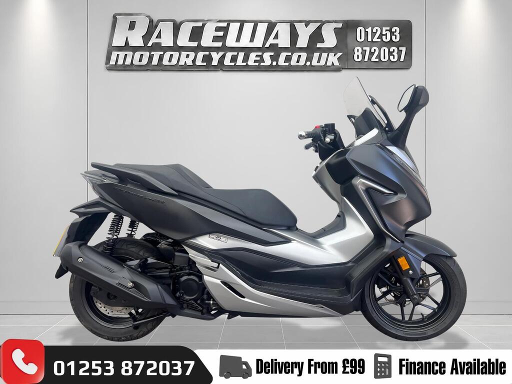 Honda Forza 300