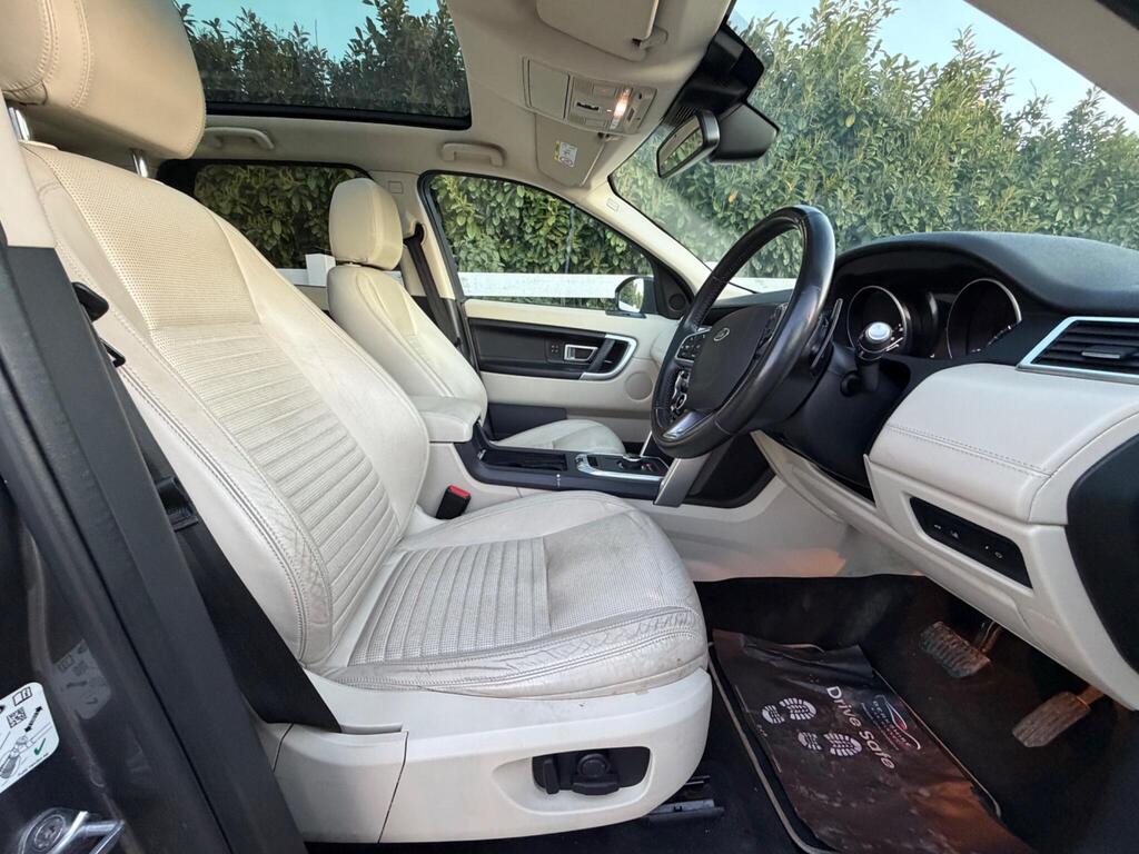 2017 Land Rover Discovery Sport thumbnail 17