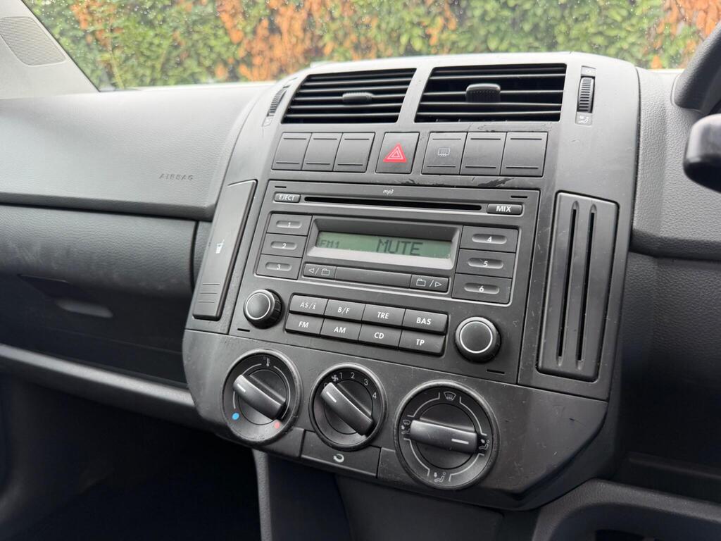 2006 Volkswagen Polo thumbnail 25
