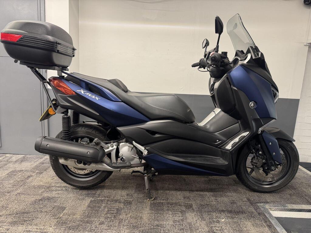 Yamaha XMAX 125