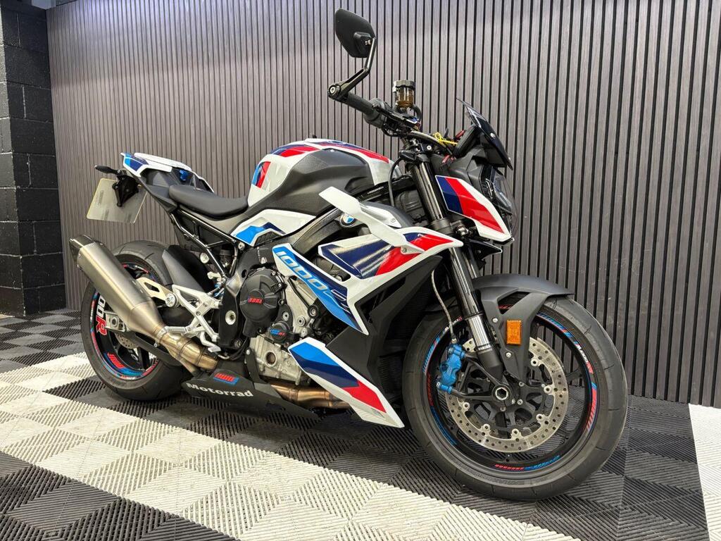 BMW M 1000 R