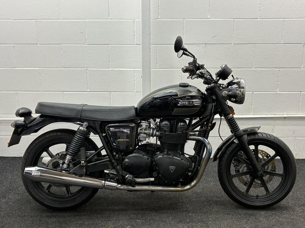 Triumph Bonneville 865