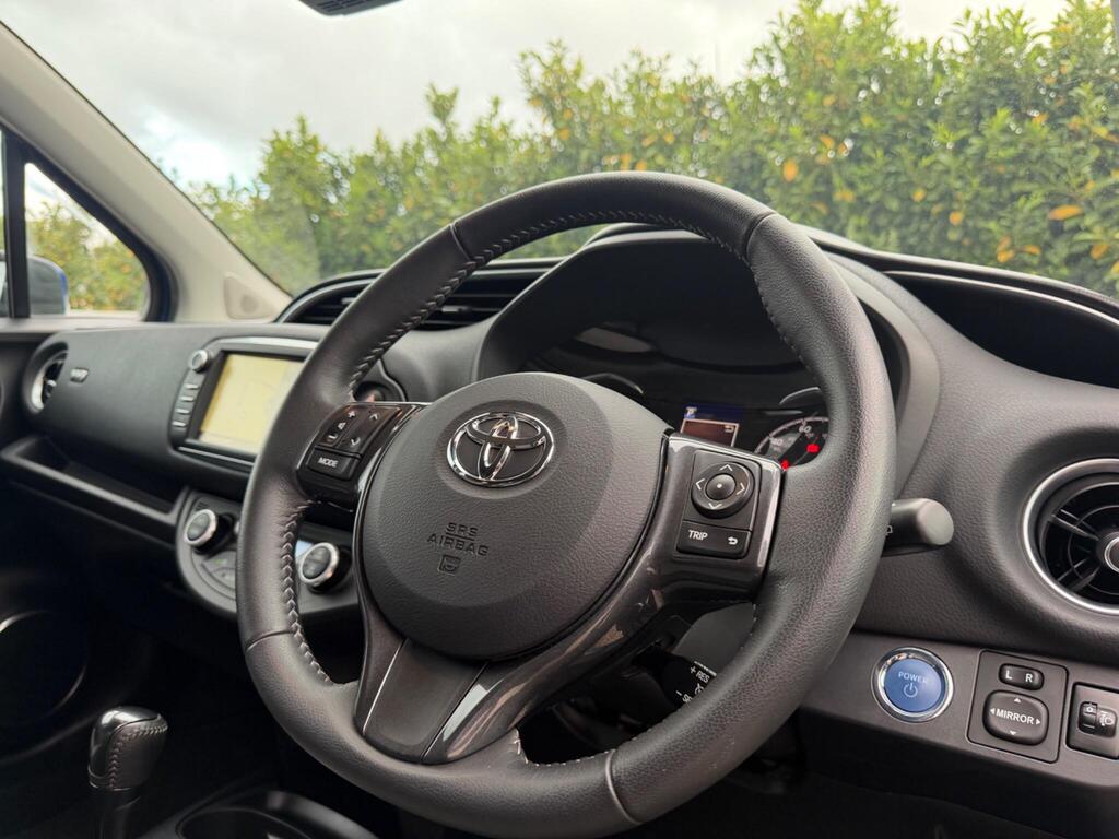 2020 Toyota Yaris thumbnail 30