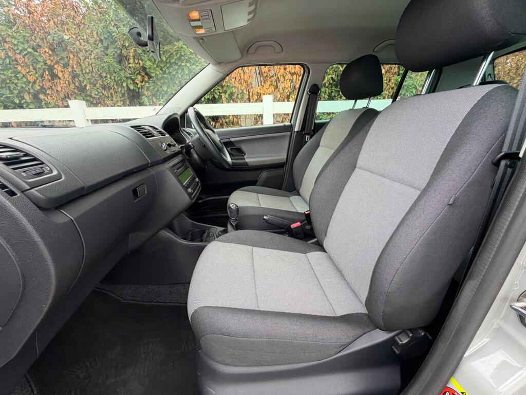 2013 Skoda Fabia thumbnail 36