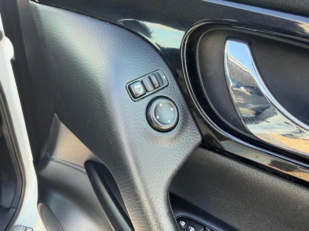 2014 Nissan Qashqai thumbnail 35