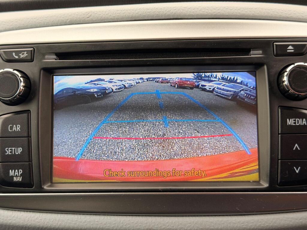 2014 Toyota Yaris thumbnail 38