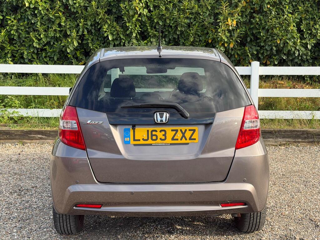 2013 Honda Jazz thumbnail 11