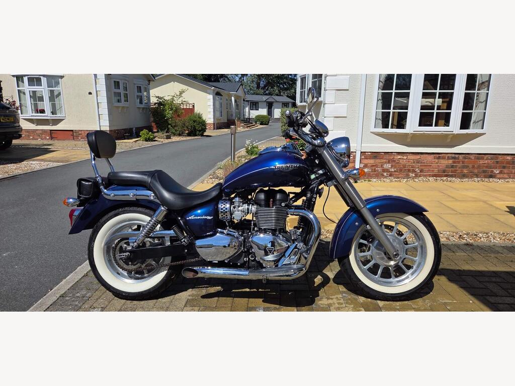 Triumph Bonneville America 865
