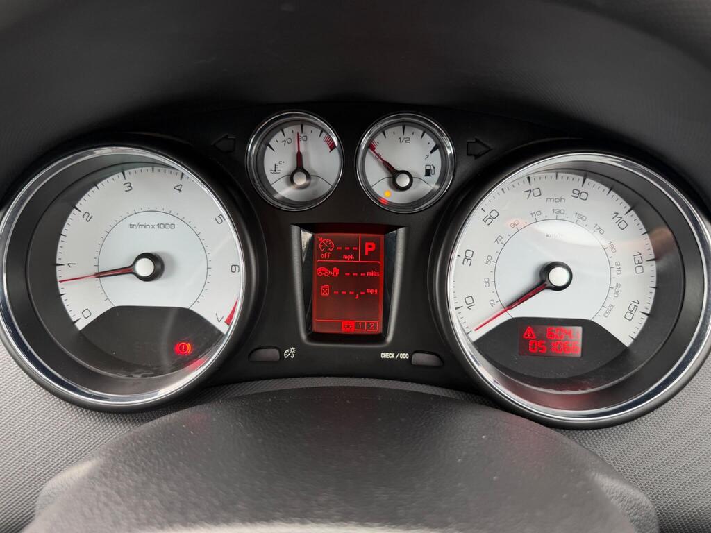 2009 Peugeot 308 CC thumbnail 26