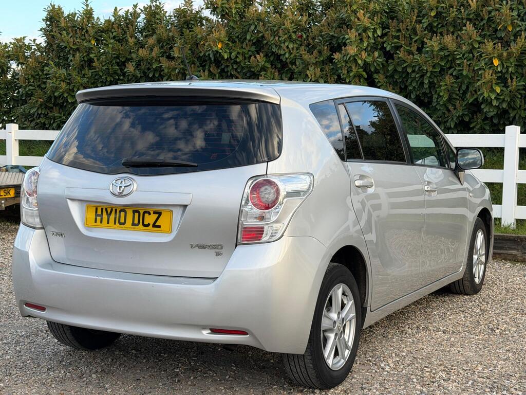 2010 Toyota Verso thumbnail 13