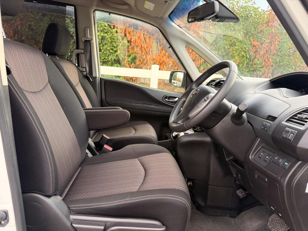2014 Nissan Serena thumbnail 24