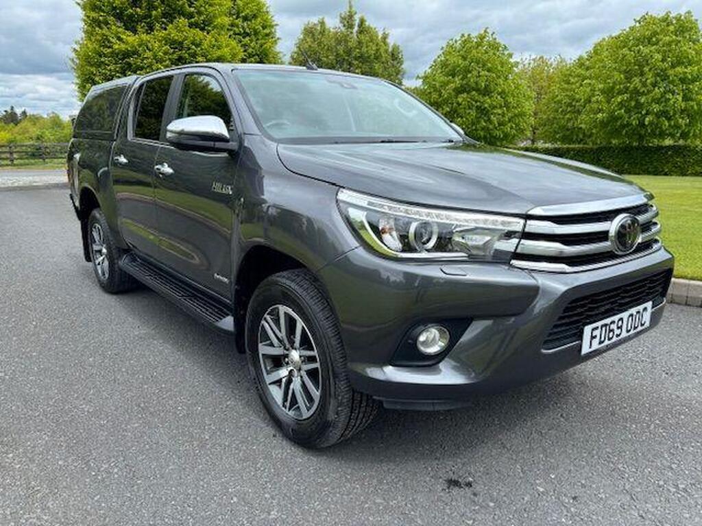 Toyota Hilux Pickup 2.4 D-4D Invincible Auto 4WD Euro 6 (s/s) 4dr (TSS)