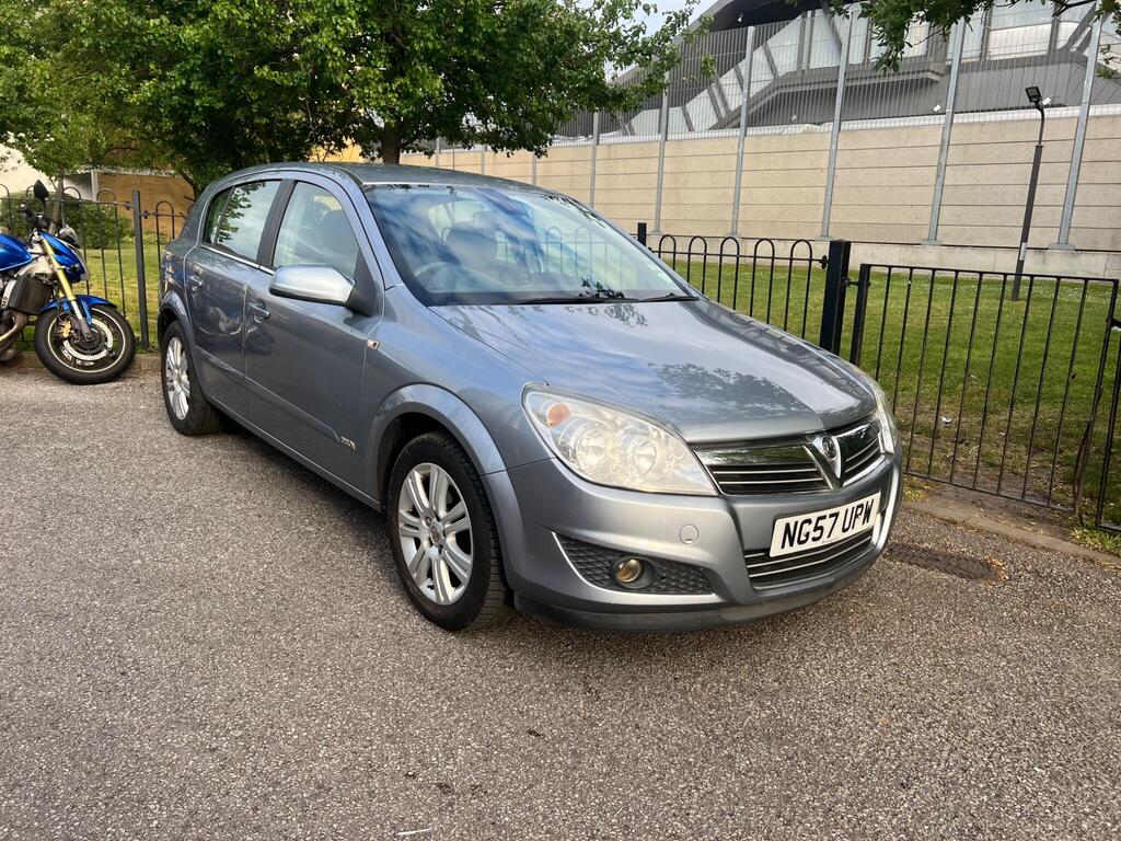 Vauxhall Astra Hatchback 1.8i 16v Design 5dr
