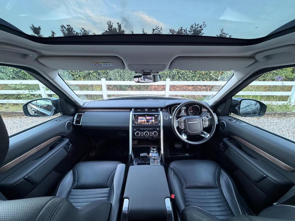 2017 Land Rover Discovery thumbnail 19