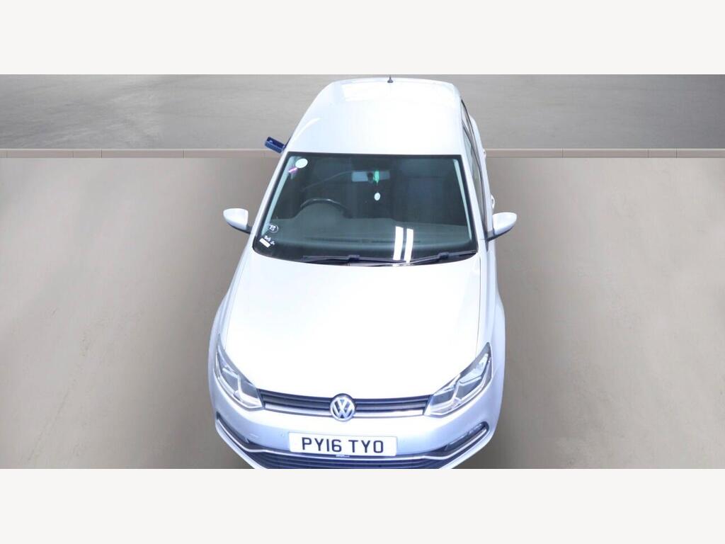 2016 Volkswagen Polo thumbnail 2