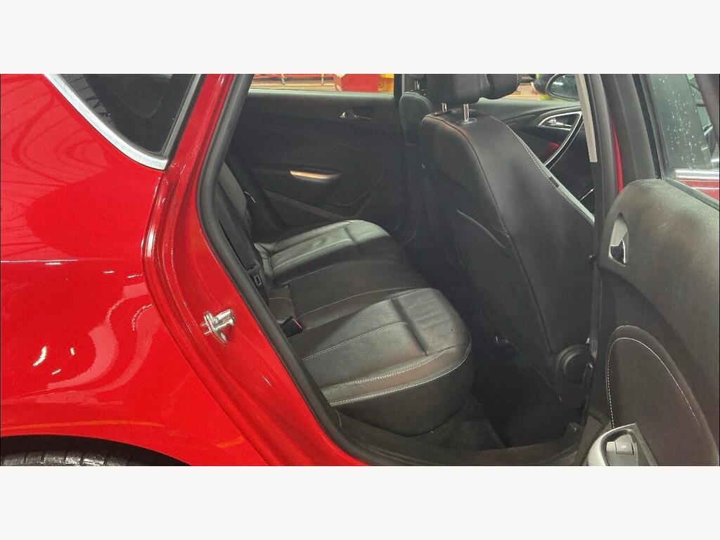 2011 Vauxhall Astra thumbnail 8