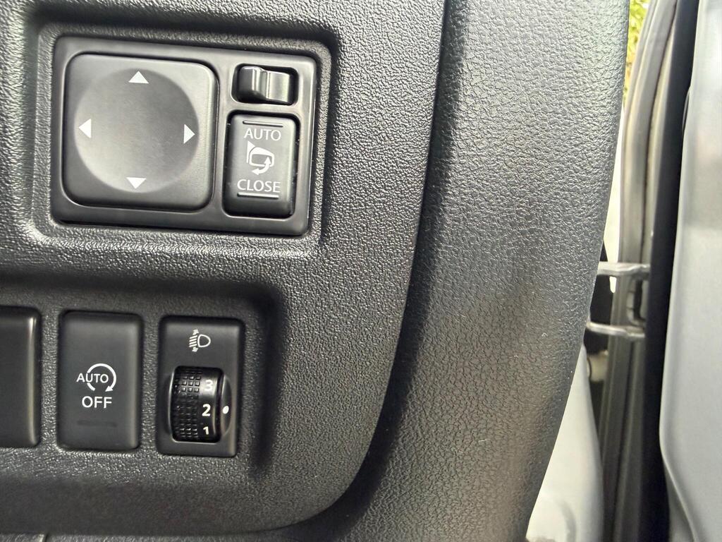 2012 Nissan Micra thumbnail 23