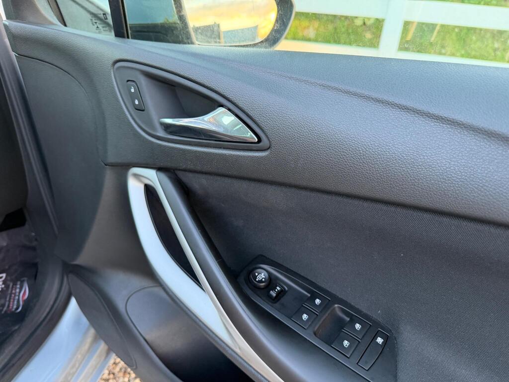 2018 Vauxhall Astra thumbnail 20