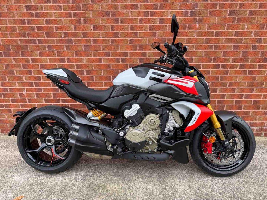 Ducati Diavel V4