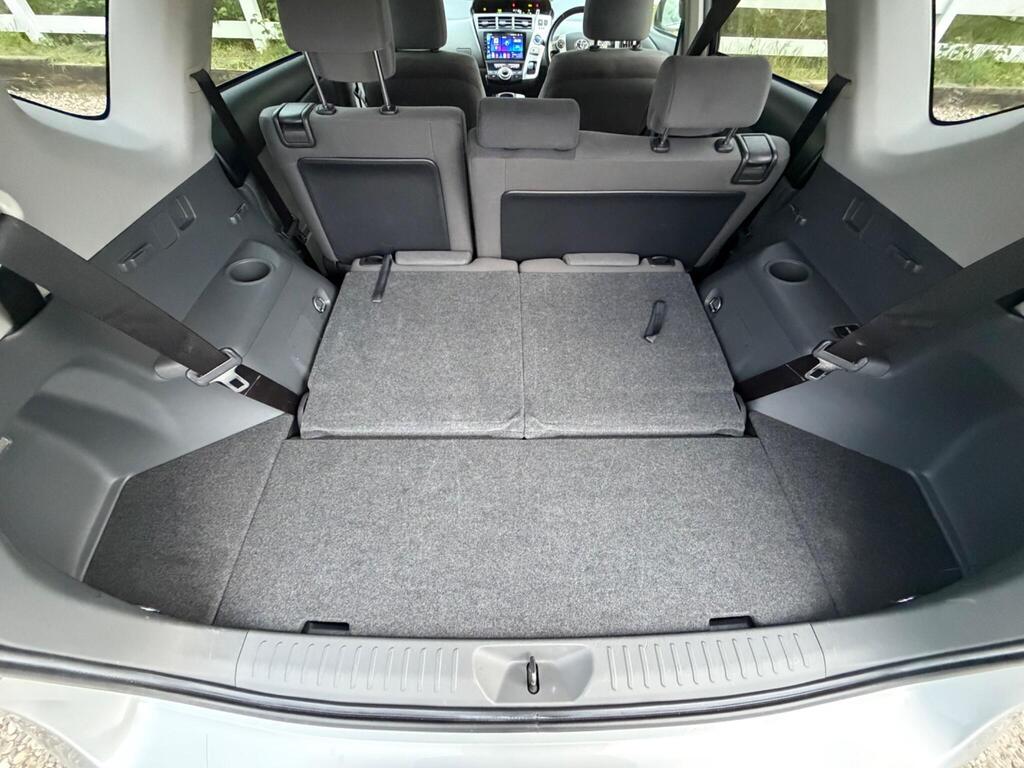 2013 Toyota Prius+ thumbnail 23
