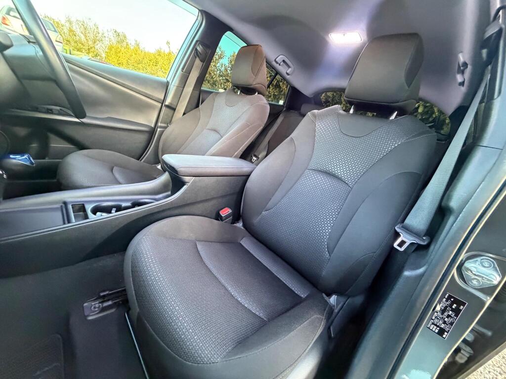 2019 Toyota Prius thumbnail 30