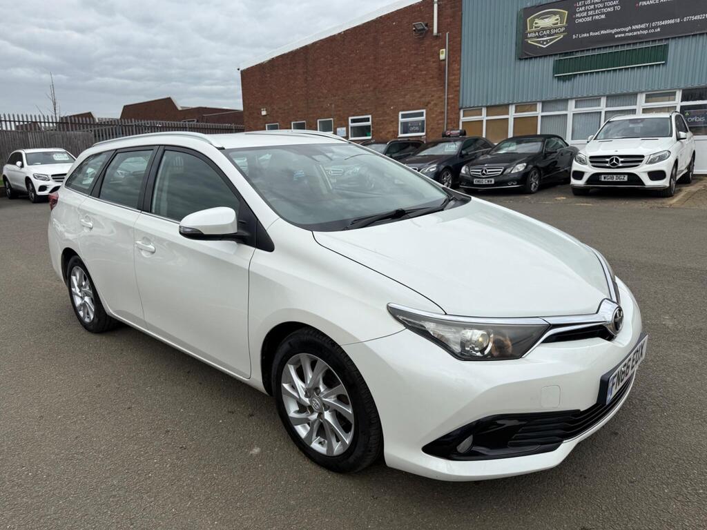 Toyota Auris Estate 1.6 D-4D Business Edition Touring Sports Euro 6 (s/s) 5dr (Safety Sense)