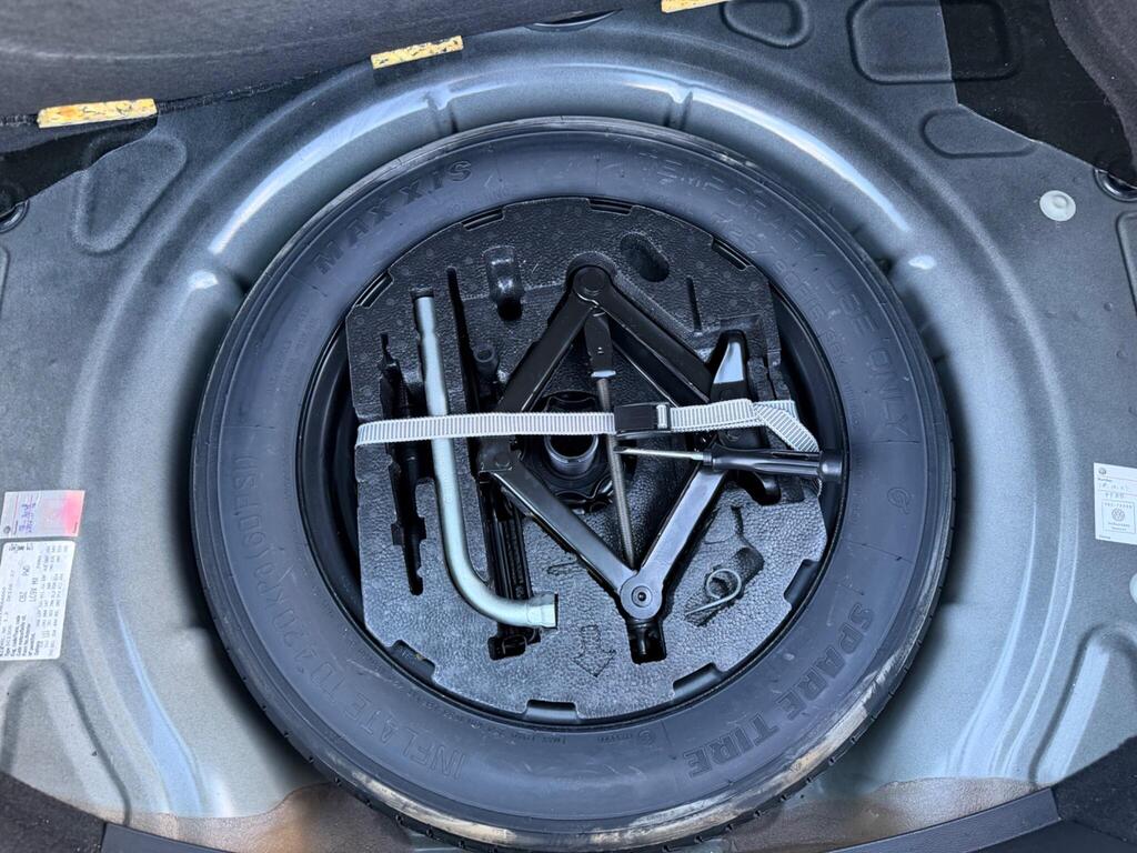 2014 Volkswagen Beetle thumbnail 21