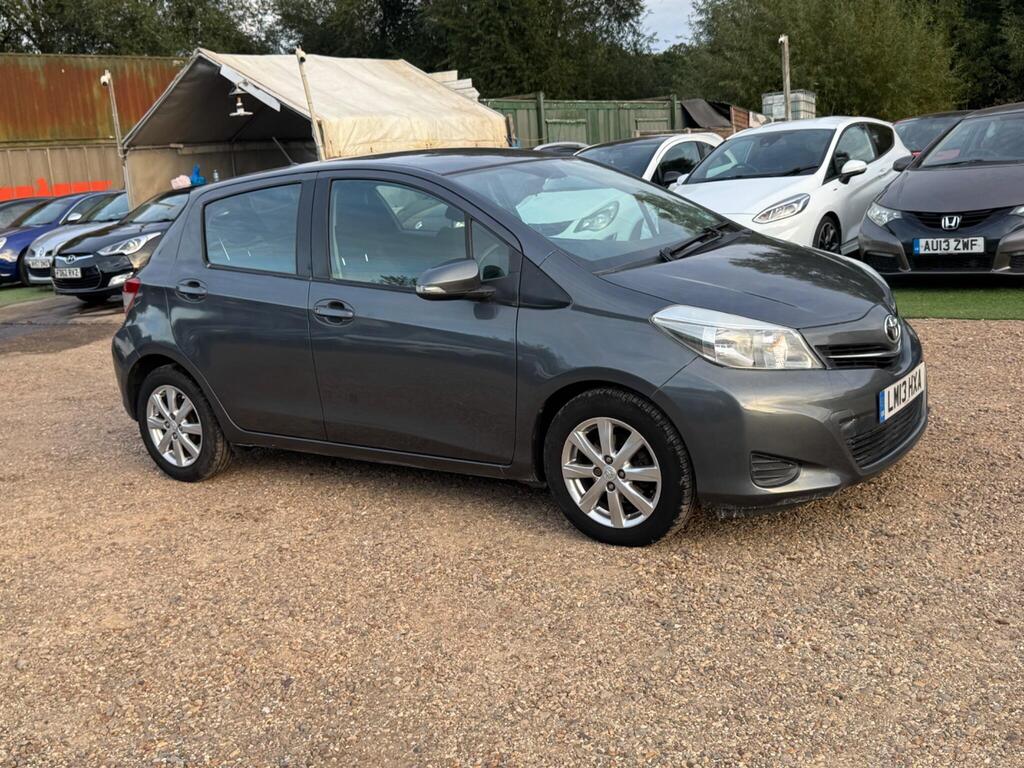 Toyota Yaris Hatchback 1.33 Dual VVT-i TR Euro 5 5dr