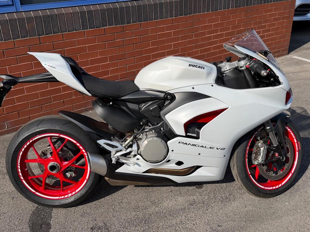 Ducati Panigale V2