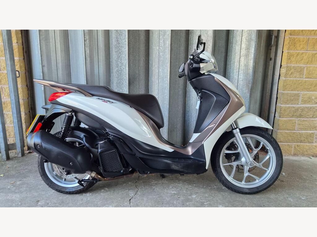 Piaggio Medley 125