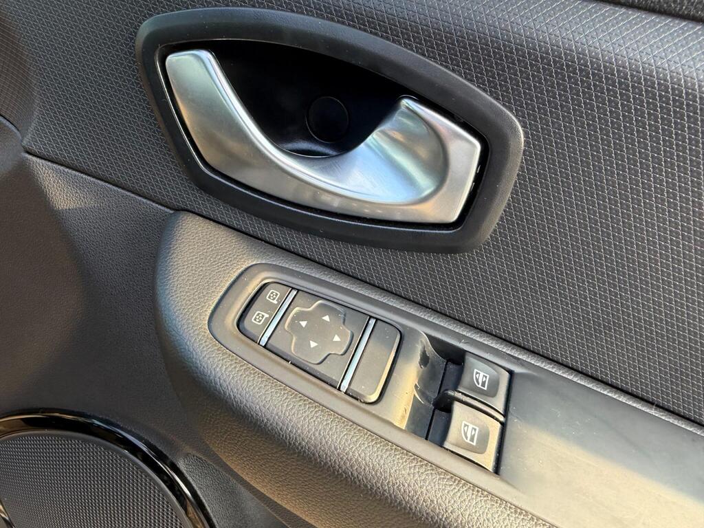 2026 Renault Clio thumbnail 31