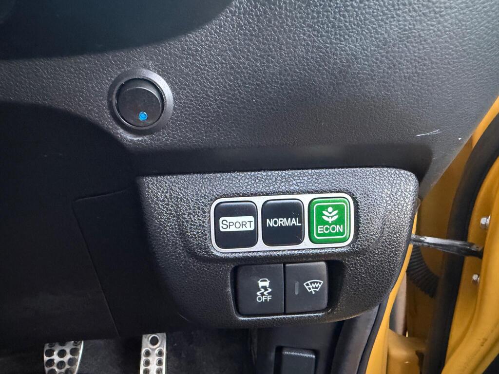 2012 Honda Fit thumbnail 26