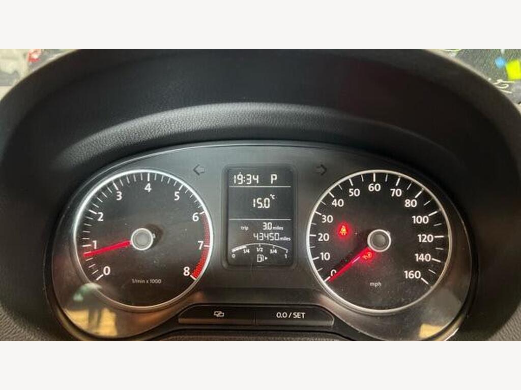 2010 Volkswagen Polo thumbnail 12