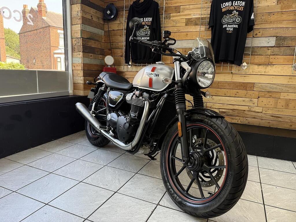 Triumph Street Twin