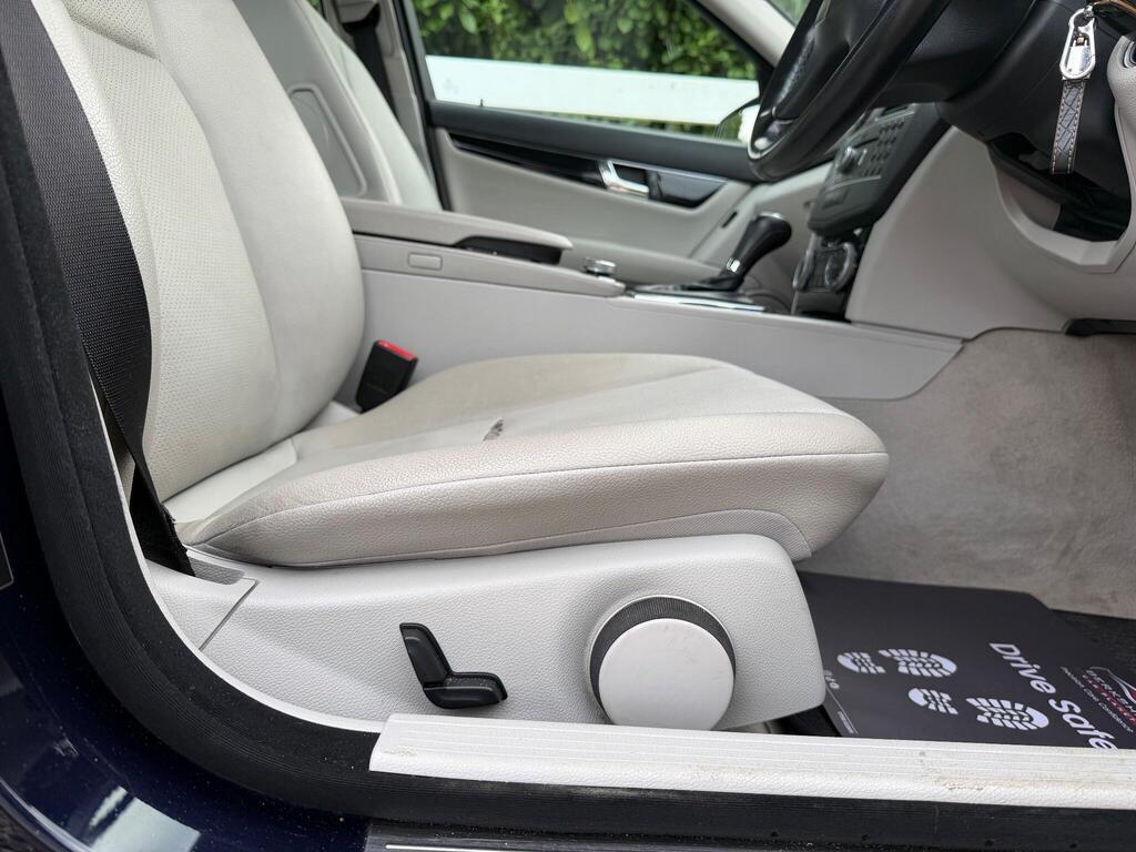 2010 Mercedes-Benz C Class thumbnail 29