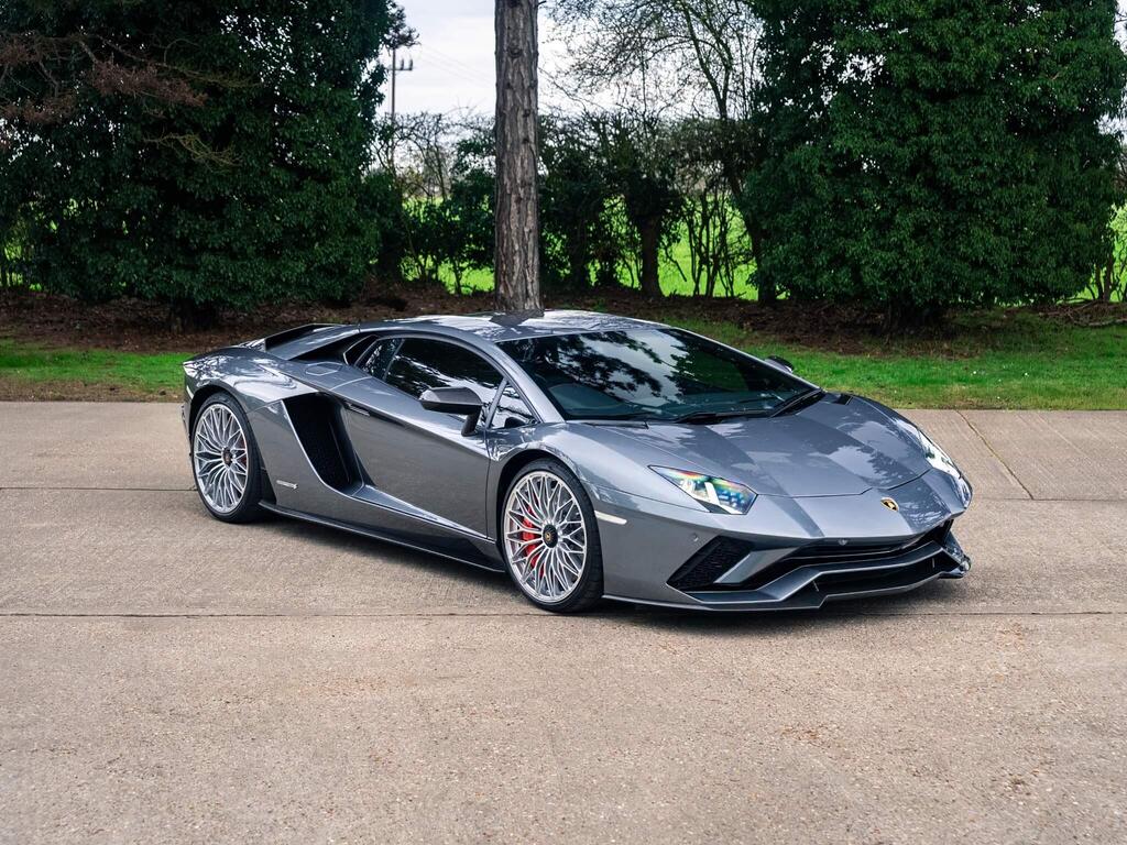 Lamborghini Aventador