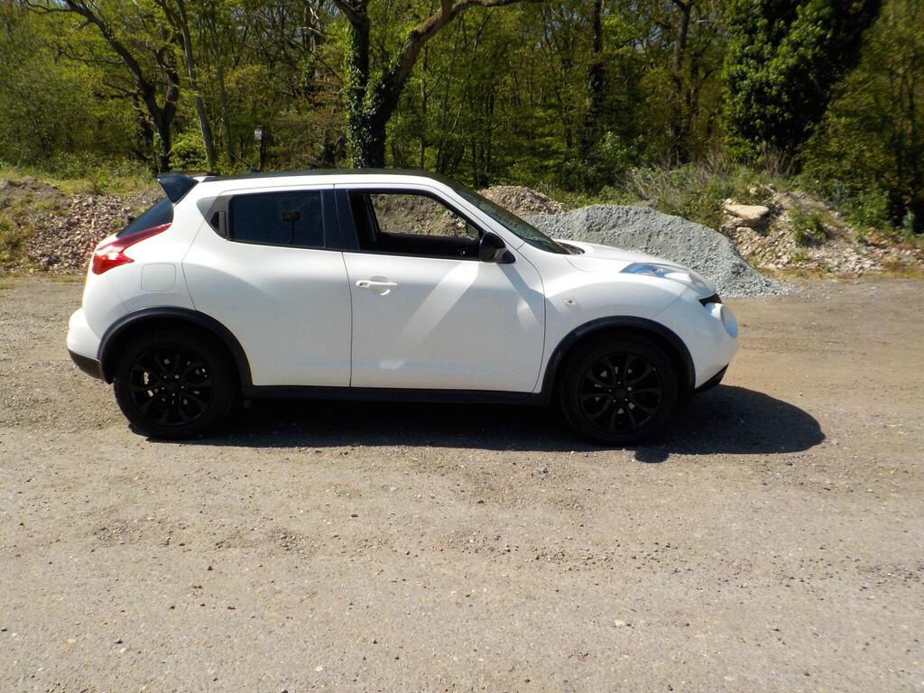 Nissan Juke SUV 1.6 Acenta Premium Euro 5 (s/s) 5dr