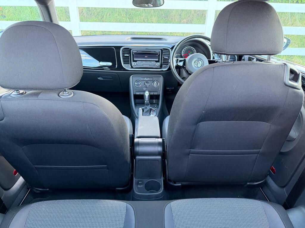 2014 Volkswagen Beetle thumbnail 16