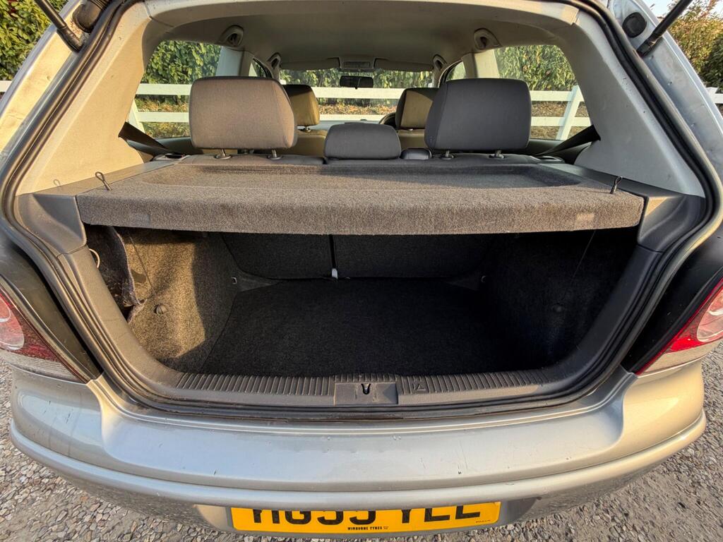 2005 Volkswagen Polo thumbnail 25