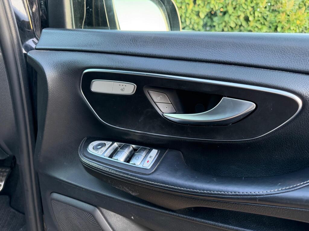 2019 Mercedes-Benz V Class thumbnail 36