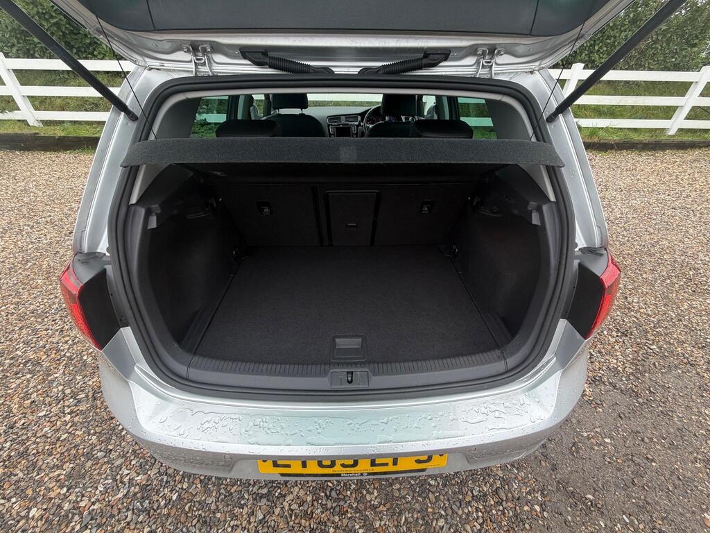 2016 Volkswagen Golf thumbnail 29