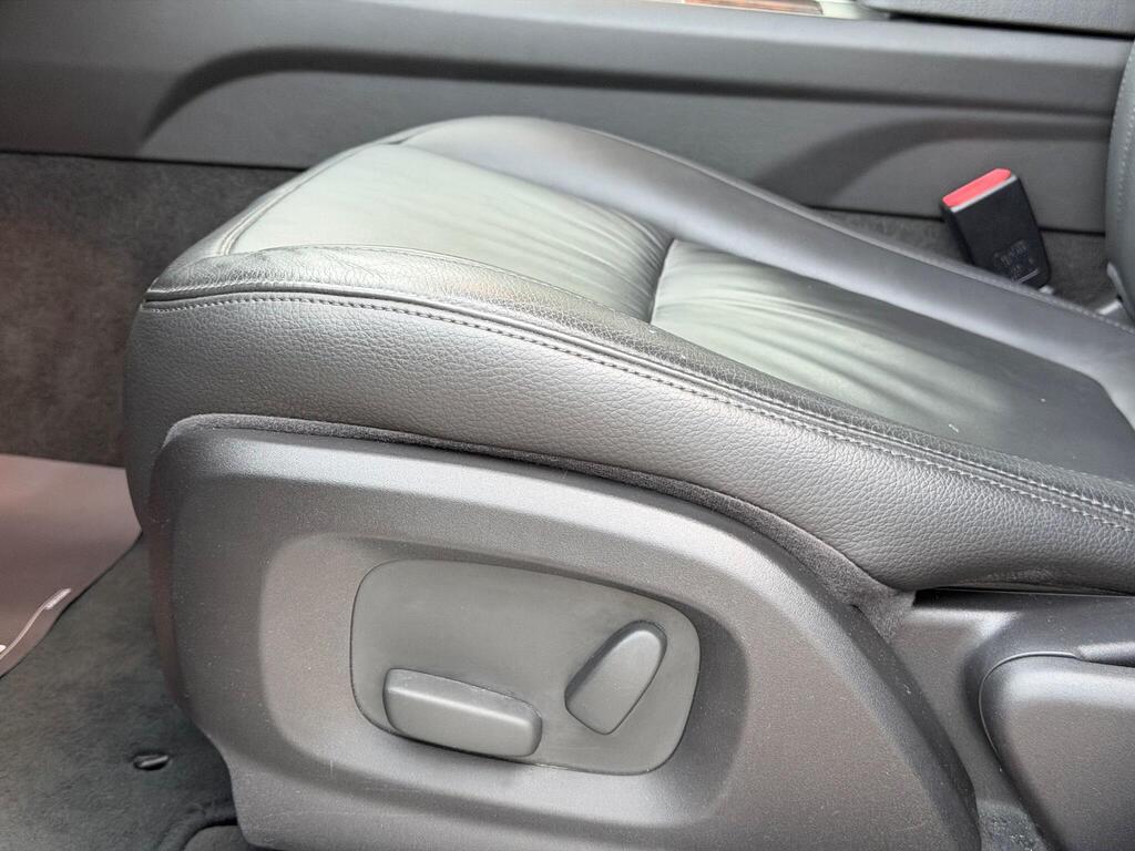 2010 Jaguar XF thumbnail 21