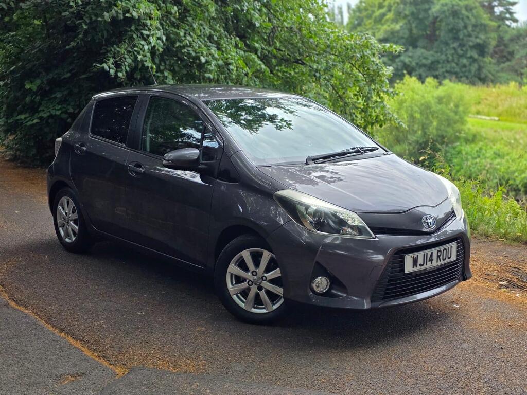 Toyota Yaris Hatchback 1.5 VVT-h Icon Plus CVT Euro 5 5dr