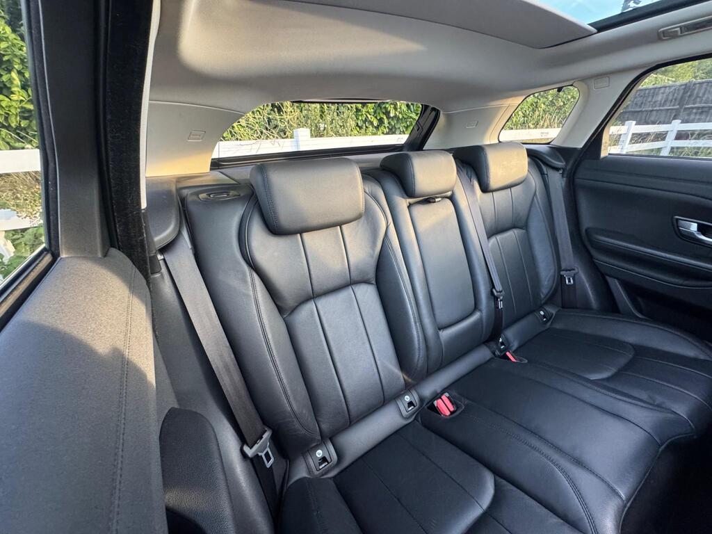 Land Rover Range Rover Evoque 2.0 TD4 SE Auto 4WD Euro 6 (s/s) 5dr thumbnail 9