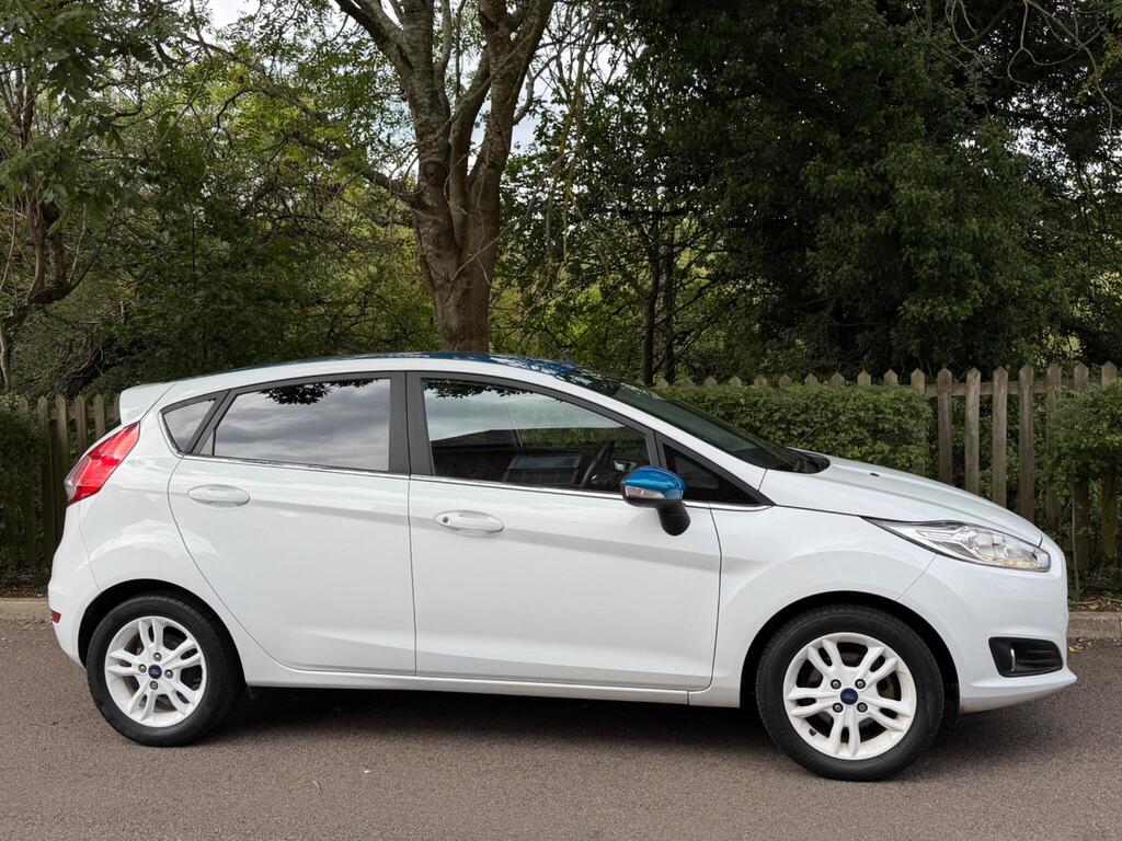 Ford Fiesta Hatchback 1.0T EcoBoost Zetec White Edition Euro 6 (s/s) 5dr