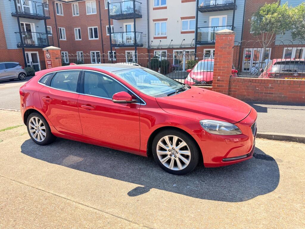 Volvo V40