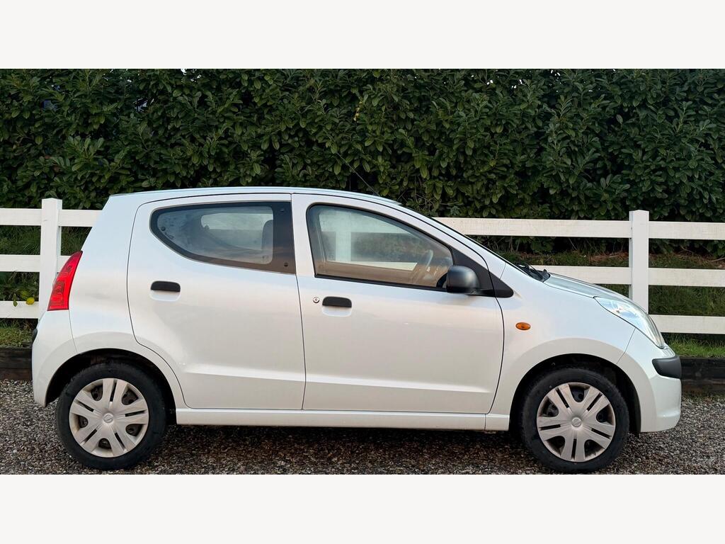 2012 Nissan Pixo thumbnail 12