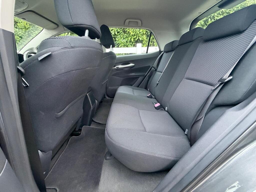 2012 Toyota Auris thumbnail 23