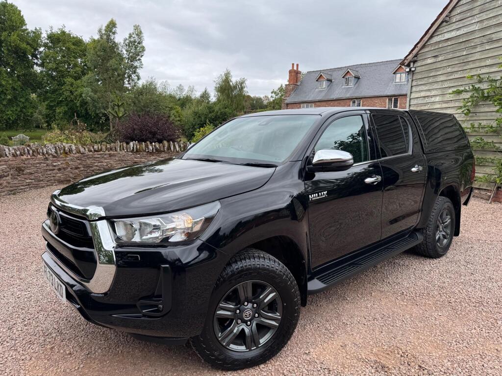 Toyota Hilux Pickup 2.4 D-4D Icon Auto 4WD Euro 6 (s/s) 4dr